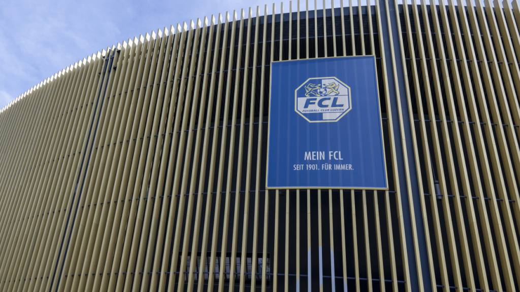 Der Fussballclub Luzern spielt ab dem 1. Juli 2026 nicht mehr in der «swissporarena»-, sondern in der «thermoplan arena». (Archivaufnahme)