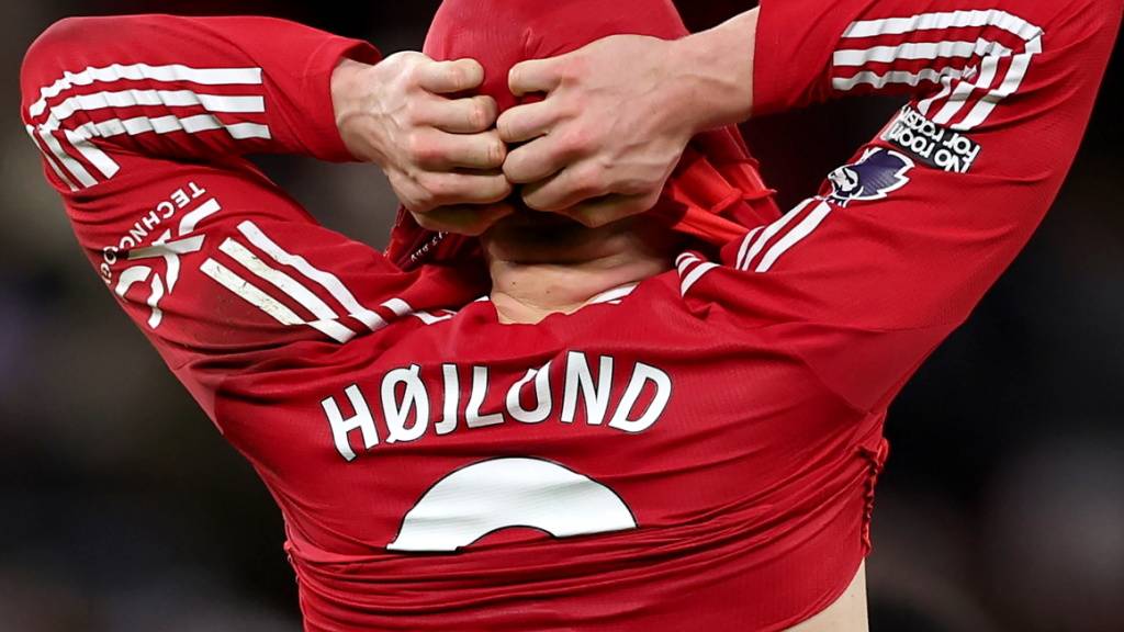 Die Geste von Rasmus Hojlund zeigt es: Manchester United sitzt im Tief fest
