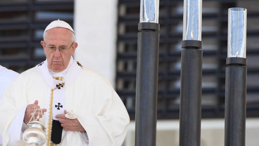 Papst Franziskus während der Messe zur Heiligsprechung der zwei Hirtenkinder