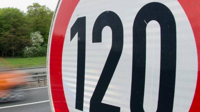 Polizei blitzt Mann mit 248 km/h auf A1 bei Kerzers