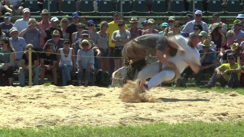 Fünf Gewinner am seeländischen Schwingfest in Oberwil