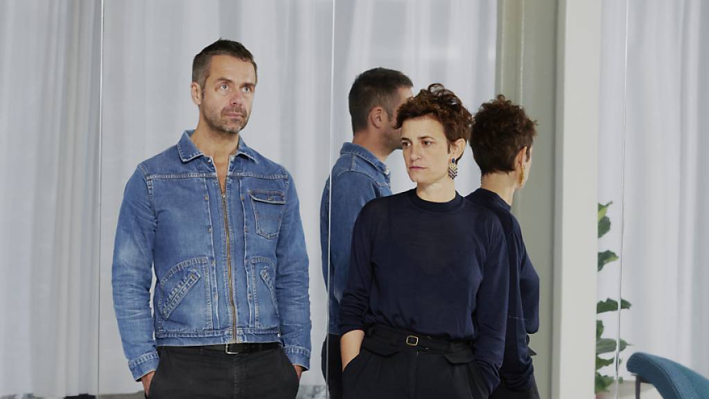 Die Architekten Stéphanie Bru (rechts) und Alexandre Theriot (links) stehen hinter dem Pariser Büro Bruther. Für ihre Projekte «zwischen Strenge und Freiheit» werden sie mit dem Architectural Award 2020 ausgezeichnet.