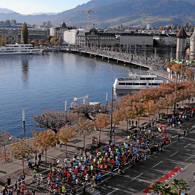6'700 Läufer bei prächtigem Herbstwetter: Das war der Swiss City Marathon