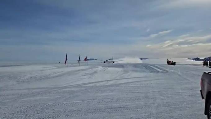 Boeing 787 Dreamliner landet zum ersten Mal in der Antarktis