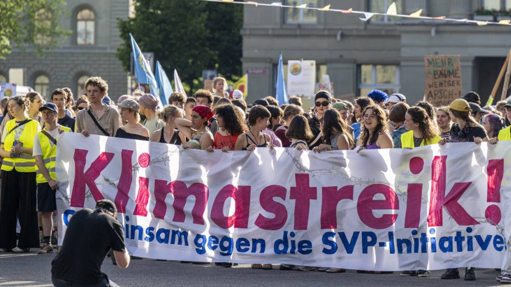 Die Kundgebung des Klimastreiks vom Freitag richtete sich gegen die Zuwanderungsinitiative der SVP.