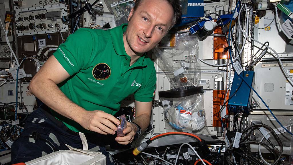 HANDOUT - Der Esa-Astronaut Matthias Maurer ist immer noch fasziniert vom Leben im Weltall. Foto: ESA/NASA-K.Barron/dpa - ACHTUNG: Nur zur redaktionellen Verwendung und nur mit vollständiger Nennung des vorstehenden Credits