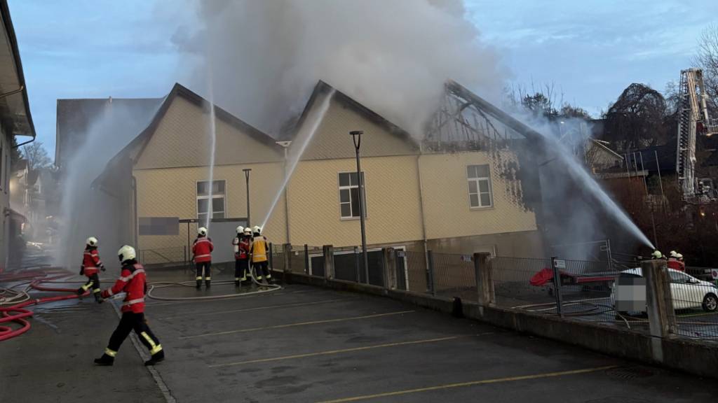 Trotz Millionenschaden keine Verletzten beim Brand im thurgauischen Hauptwil.