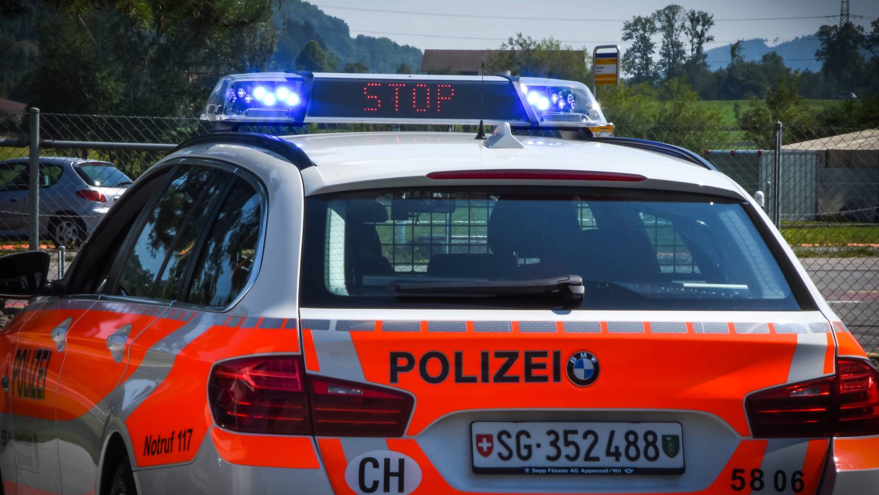 Die Kantonspolizei St.Gallen kontrolliert vermehrt Auto-Poser.
