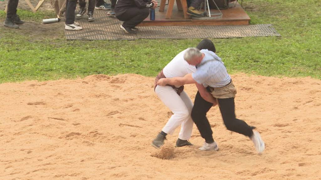 Dem Regen getrotzt: Schwingfans pilgern ans 110. St.Galler Kantonalschwingfest