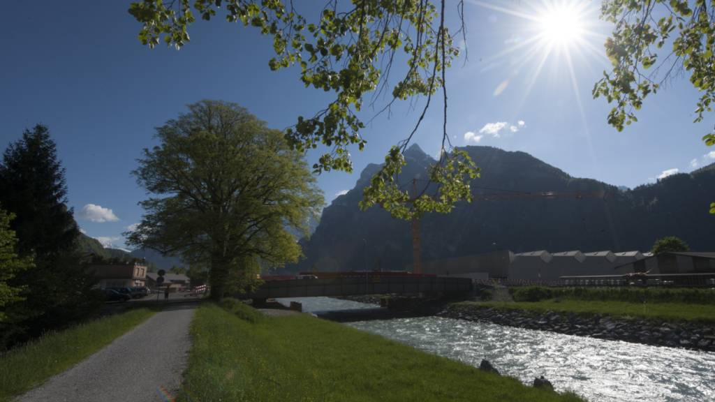 Die Polizei ermittelt aufgrund einer Anzeige wegen Vergewaltigung am Linthdamm in Näfels GL. (Archivbild)