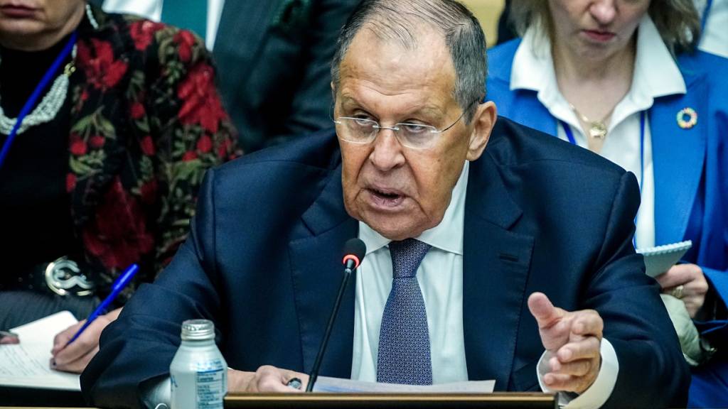 dpatopbilder - ARCHIV - Sergei Lawrow, Außenminister von Russland, spricht beim G20 Außenminister-Treffem am Rande der Generaldebatte der UN-Vollversammlung im Beisein des deutschen Außenministers. Foto: Kay Nietfeld/dpa