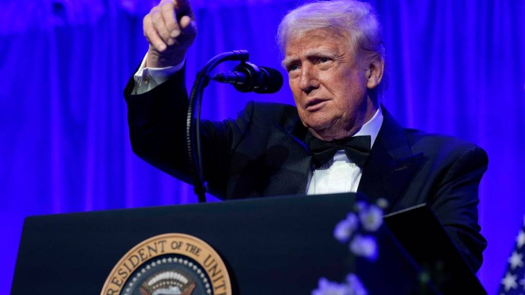 US-Präsident Donald Trump spricht während des Gründerdinners des American Cornerstone Institute auf George Washingtons Anwesen Mount Vernon in Mount Vernon. Foto: Jose Luis Magana/AP/dpa