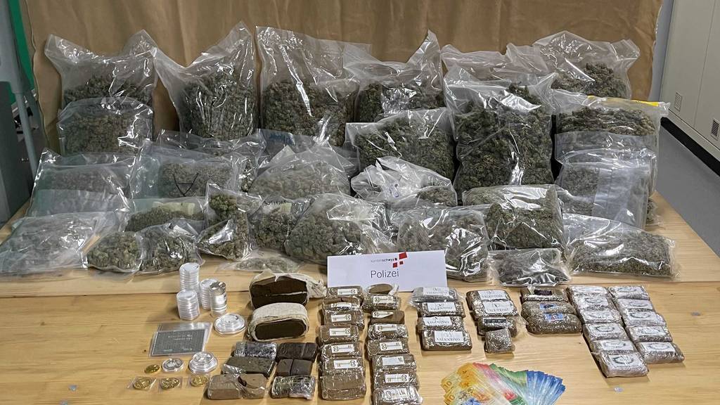 Schwyz: 18 Kilo Cannabis bei 51-jährigem ermittelt