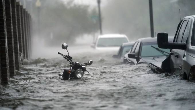 Starke Überschwemmungen durch Sturm «Sally» an US-Golfküste