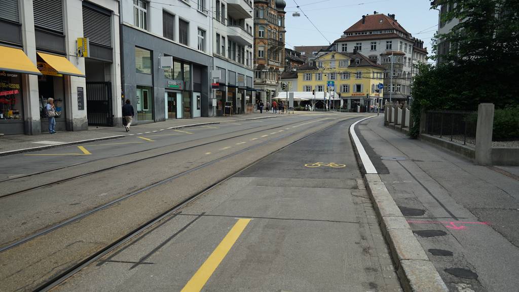 Der 20-Jährige wurde an der Bahnhofstrasse schwer verletzt.