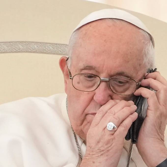 Wegen Fieber: Papst Franziskus sagt Audienzen ab