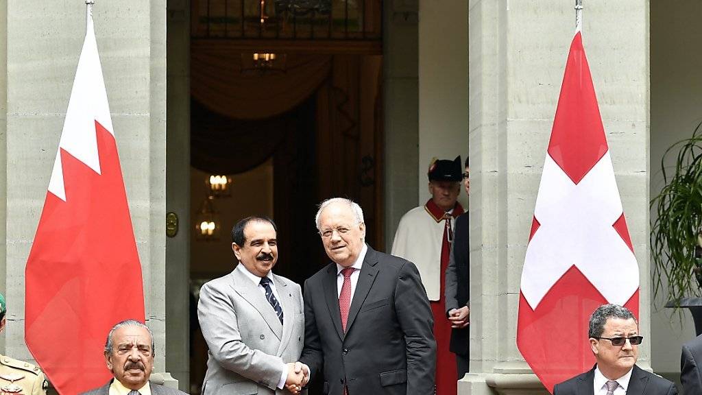 Der König von Bahrain wurde von Bundespräsident Schneider-Amman auf dem Landgut Lohn begrüsst