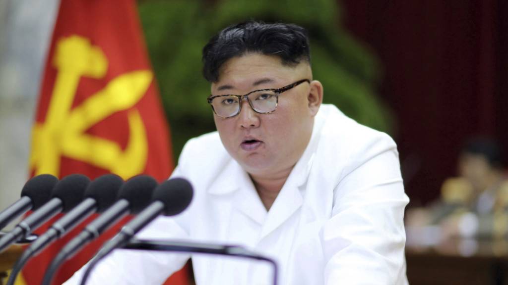 Nordkoreas Machthaber Kim Jong Un spricht auf einem Treffen der Arbeiterpartei am Sonntag in der Hauptstadt Pjöngjang.