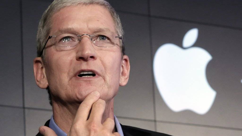 Zehn Milliarden Dollar Quartalsgewinn seien mehr als jedes andere Unternehmen mache, sagte Apple-Chef Tim Cook zu aufgekommenen Bedenken an den Zukunftsaussichten des iPhone-Herstellers. (Archivbild)
