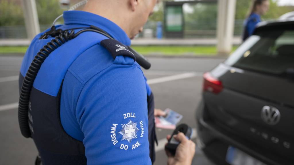 Mann fährt in Sennwald SG mit 1349 Hanfpflanzen über die Grenze