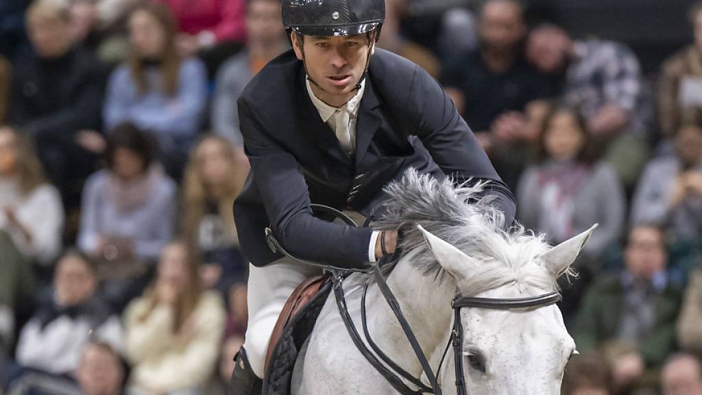 Steve Guerdat mit solidem Ritt im Jagdspringen