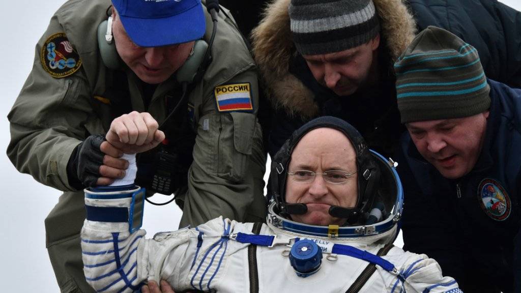 US-Astronaut Scott Kelly nach seiner Rückkehr zur Erde im März 2016 in Kasachstan. (Archivbild)