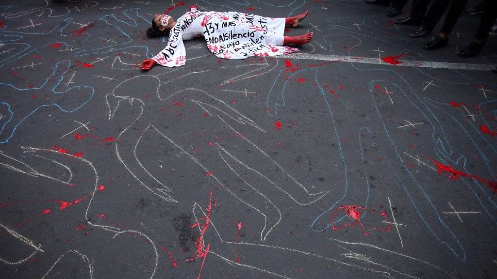 Mexikanische Journalisten protestieren nach dem Tod von Javier Valdez für Gerechtigkeit. (Archiv)
