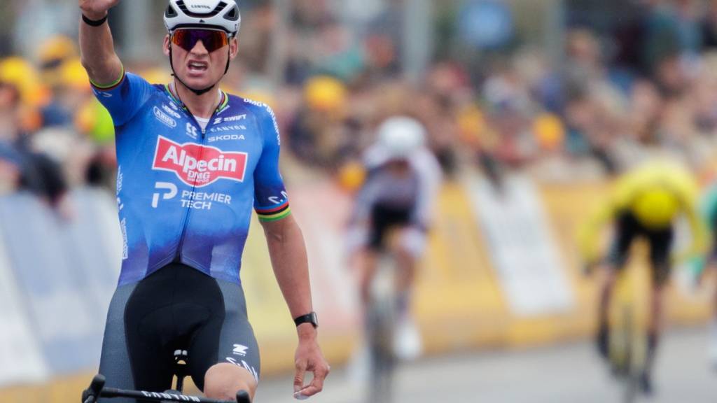 Van der Poel macht in Harelbeke den Sieg-Hattrick perfekt