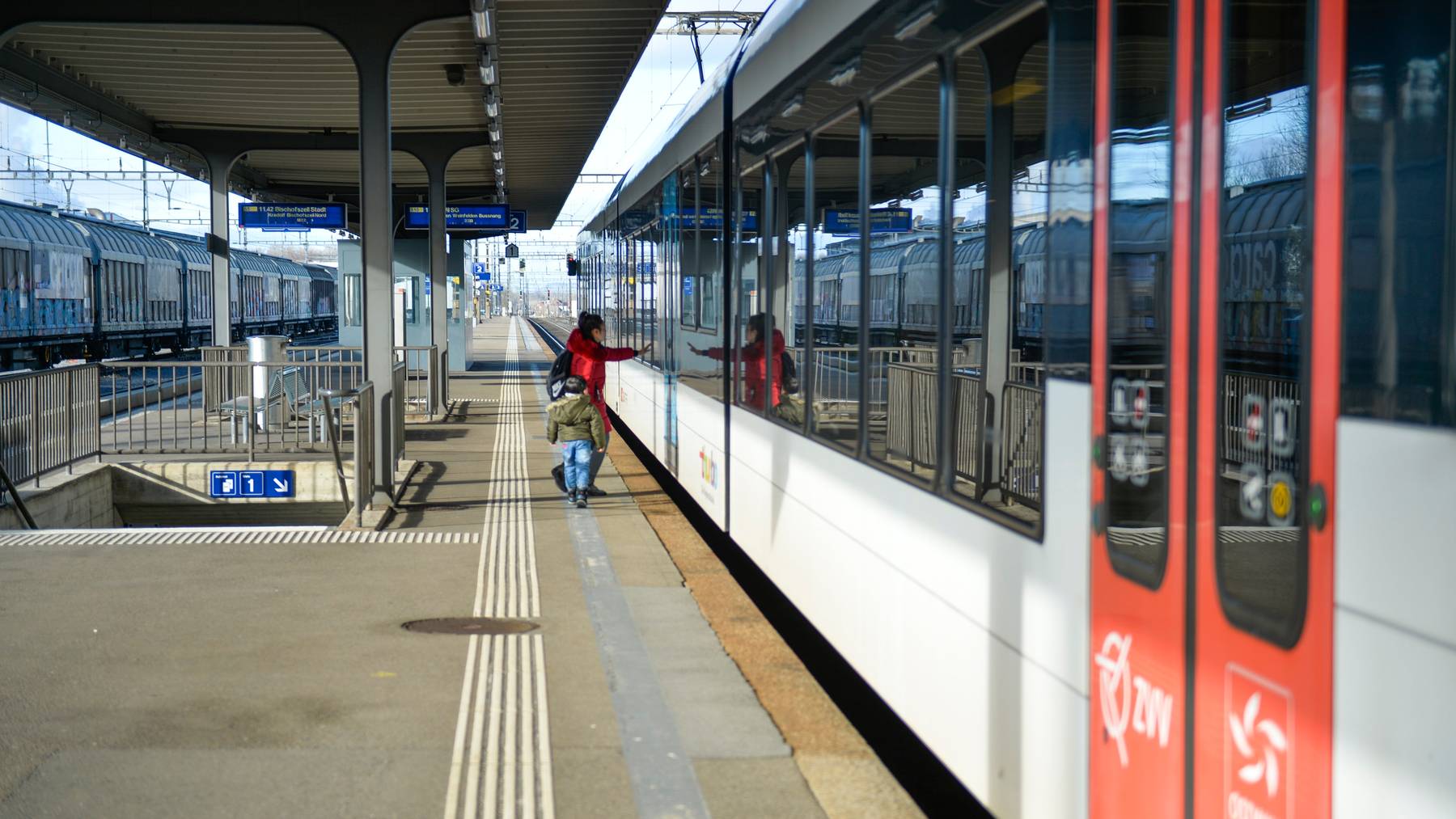 Nach Jahren erstmals weniger gefragt: Züge als öffentliche Verkehrsmittel in der Schweiz. (Symbolbild)