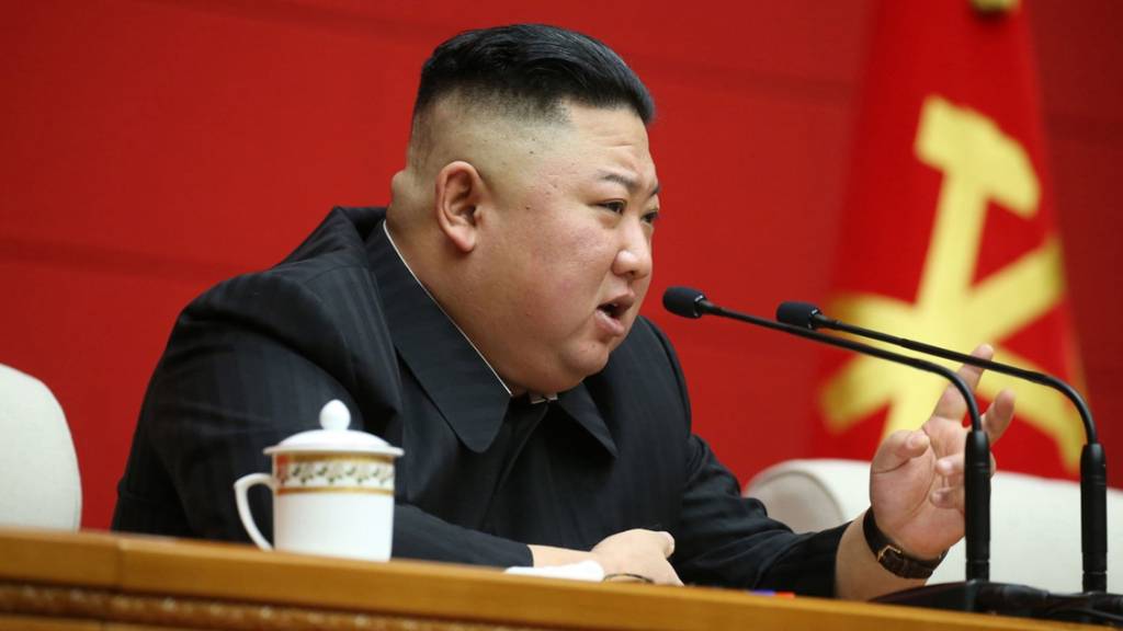HANDOUT - Dieses von der staatlichen nordkoreanischen Nachrichtenagentur KCNA zur Verfügung gestellte Foto zeigt Kim Jong Un, Machthaber von Nordkorea. Foto: -/KCNA/dpa - ACHTUNG: Nur zur redaktionellen Verwendung im Zusammenhang mit der aktuellen Berichterstattung und nur mit vollständiger Nennung des vorstehenden Credits