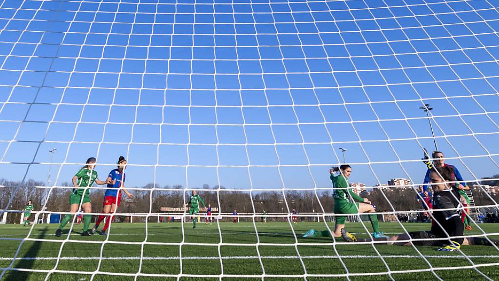 An der Fussball EM der Frauen 2025 sollen auch einige Spiele in St. Gallen stattfinden. Das Stadtparlament hat die Mittel für die Durchführung bereits gesprochen. (Symbolbild)