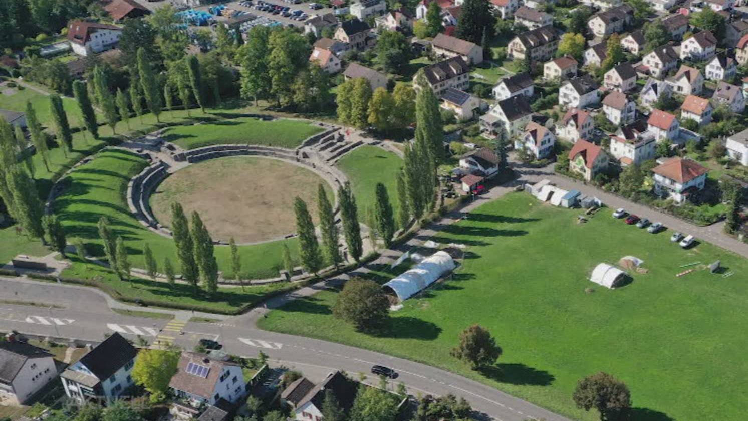 Thumb for ‹Sensationsfund: In Windisch im Amphitheater finden Freiwillige drei Skelette.›