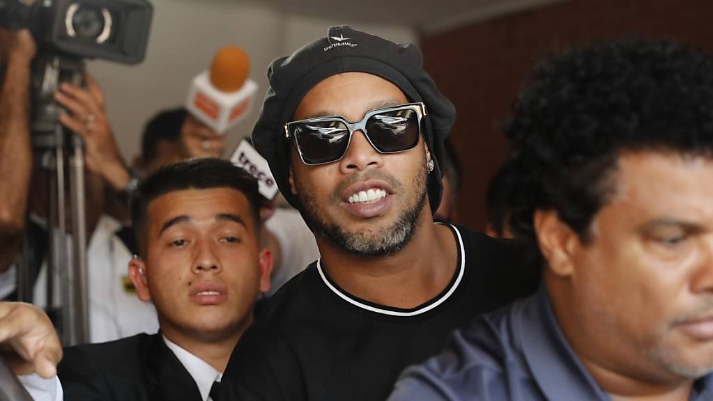 Die brasilianische Fussball-Legende Ronaldinho befindet sich derzeit in Paraguay im Hausarrest.