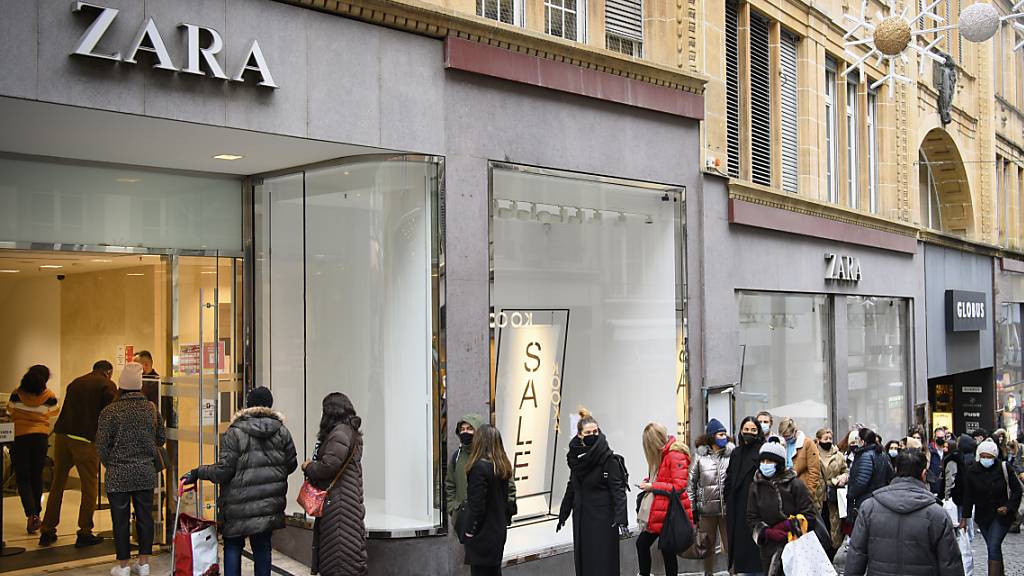 Die Zara-Muttergesellschaft Inditex erwartet auch im Herbst- und Winterhalbjahr wieder gute Geschäfte (Archivbild).