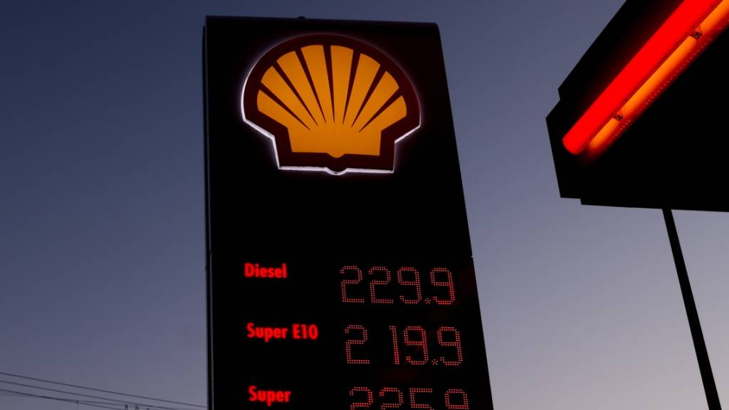Der Erdölkonzern Shell hat wegen seines Rückzugs aus Russland einen Milliarden-Abschreiber vornehmen müssen. (Symbolbild)