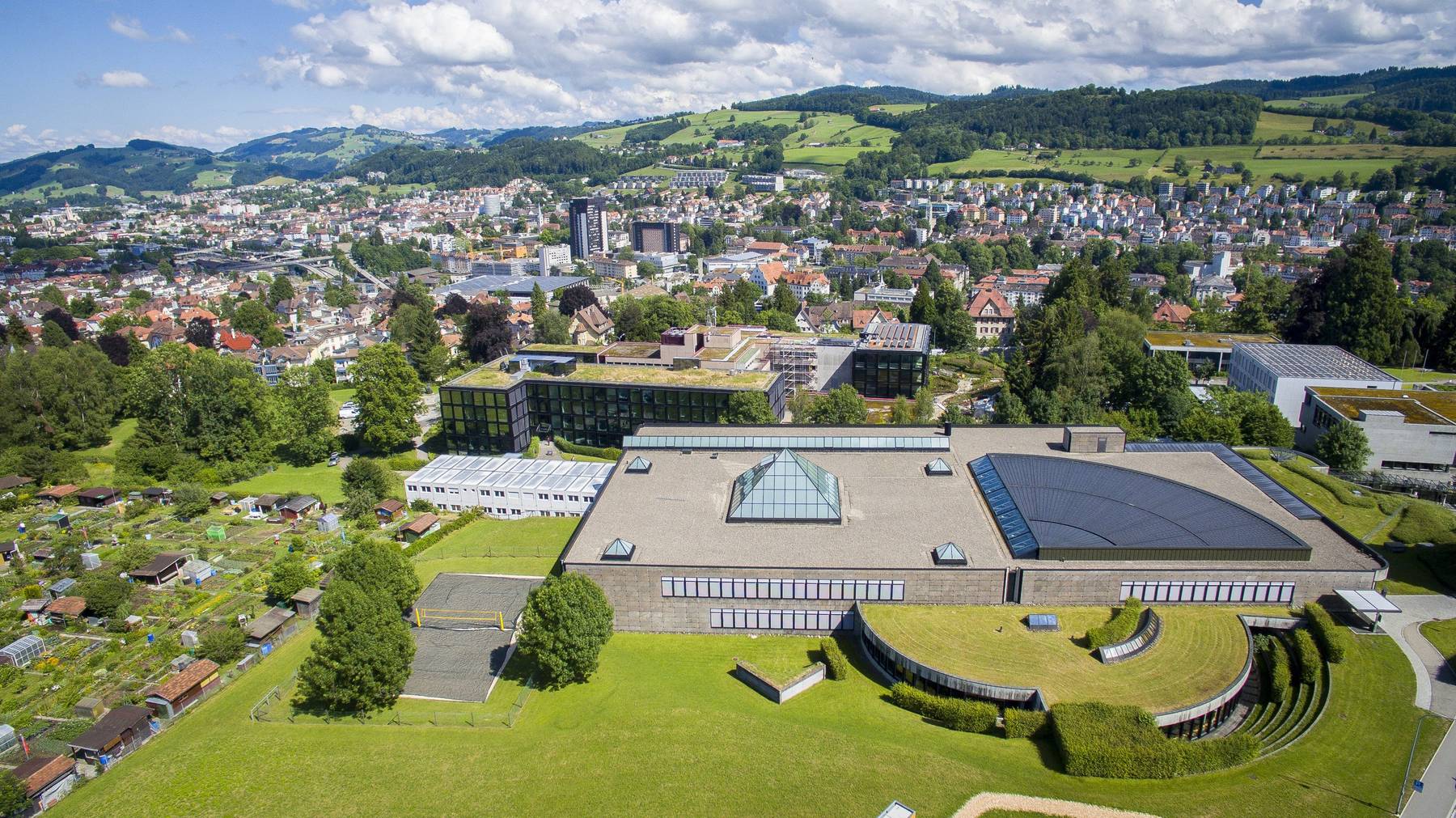 Die HSG trägt zum guten Bildungsstandort St.Gallen bei (Bild: Urs Bucher/St.Galler Tagblatt)
