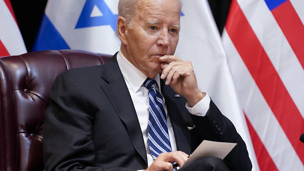 Laut Medienberichten erwägt US-Präsident Joe Biden direkte Angriffe der US-Streitkräfte gegen die Huthis, sollten diese ihren Beschuss von Frachtschiffen fortsetzen. (Archivbild)