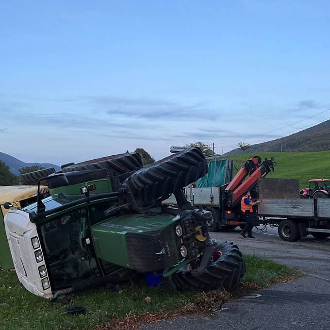 Unfall in Gänsbrunnen: Lastwagen kollidierte mit Traktor
