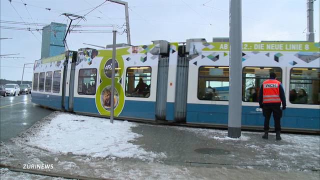 Grosser Ansturm auf Hardbrücke-Tram