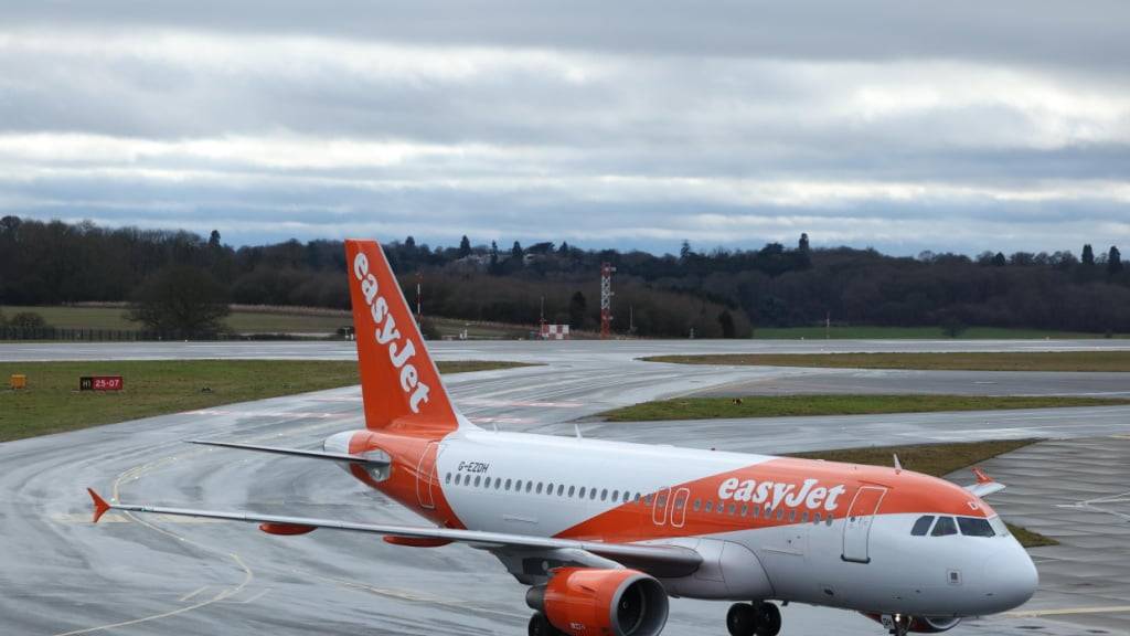 Easyjet bestätigte der Nachrichtenagentur AFP den Vorfall und erklärte, die Polzei habe einen Passagier wegen seines Verhaltens aus dem Flugzeug «entfernt». (Themenbild)