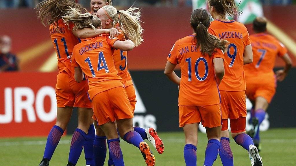Die Niederländerinnen feiern das 1:0 gegen Norwegen