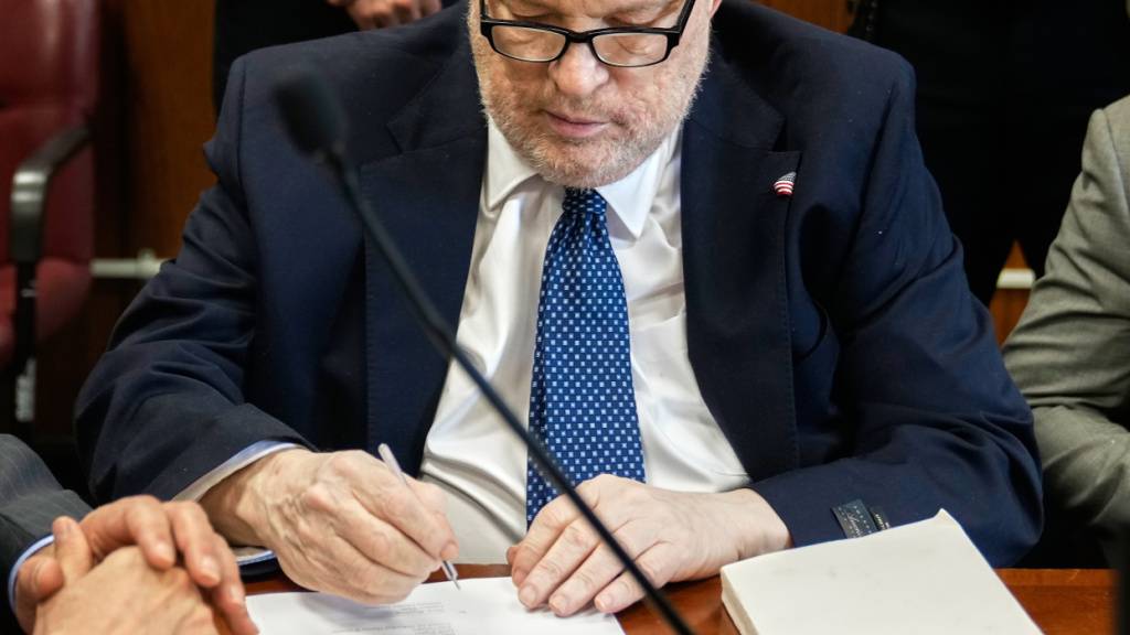 ARCHIV - Harvey Weinstein erscheint vor einem Strafgericht in New York. Foto: Richard Drew/POOL AP/dpa