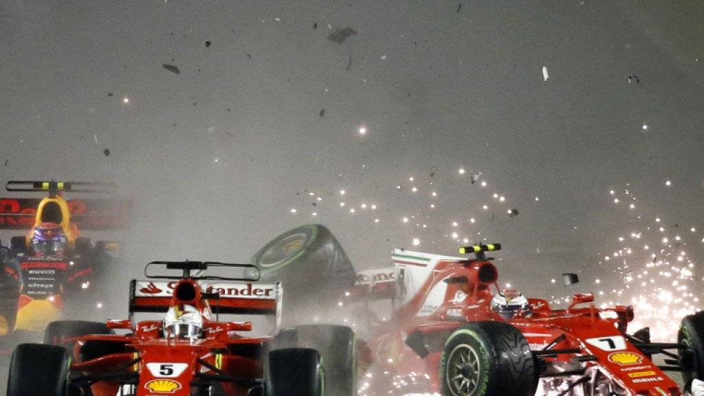 Der Startcrash in Singapur: Für Vettel, Verstappen und Räikkönen (von links) war das Rennen damit zu Ende