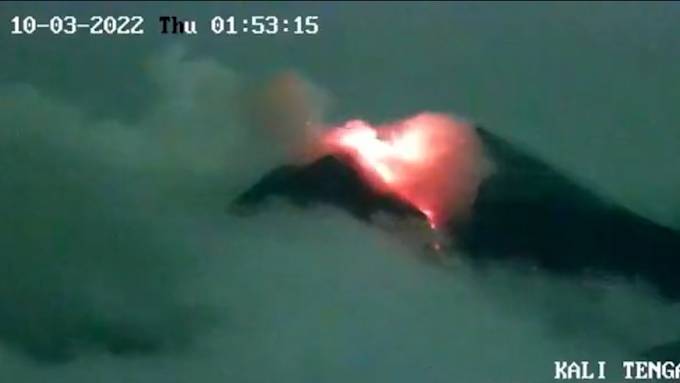 Vulkan Merapi spuckt Lava und Asche – Hunderte auf der Flucht