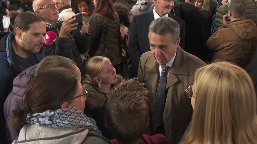 Bad in der Menge: Bundesrat misch sich unters Volk