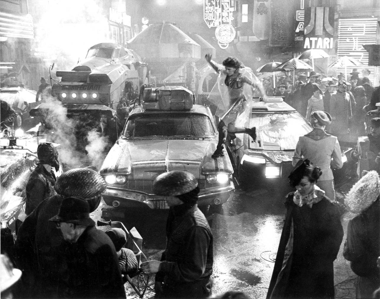 Jeannie Epper bei einem Stunt für den Film «Blade Runner».