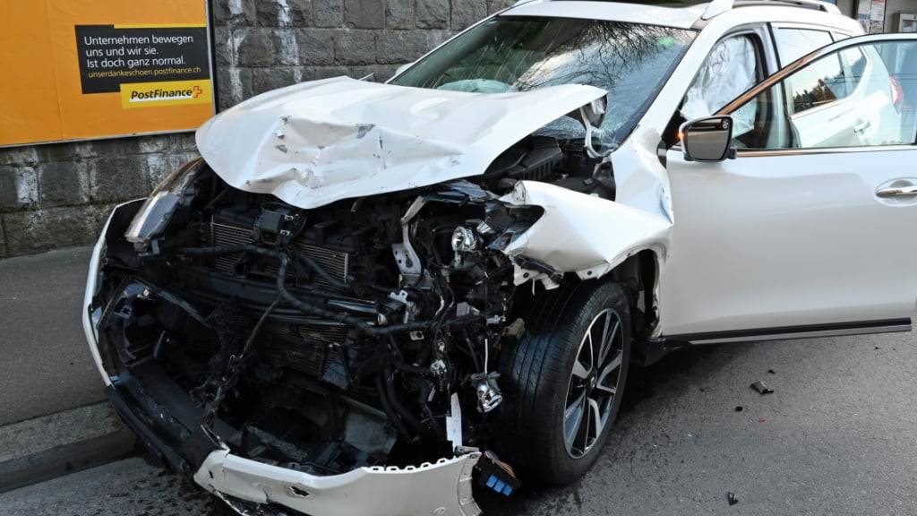 Der gesamte Sachschaden beim Unfall in Luzern beläuft isch auf rund 30'000 Franken.