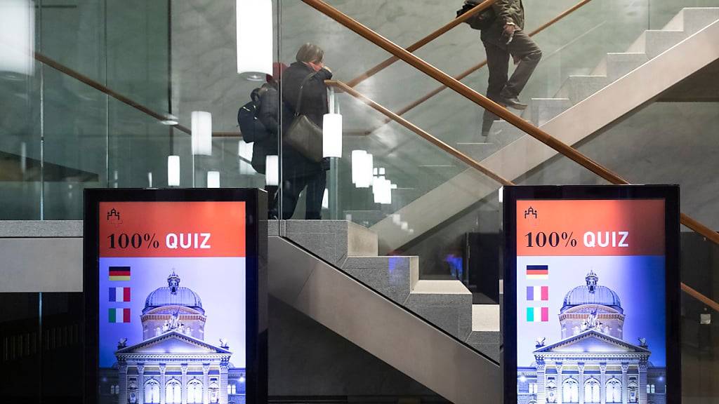 Das heutige Besucherzentrum im Innern des Bundeshauses kommt kapazitätsmässig an seine Grenzen. Deshalb ist ein externes Zentrum am Bundesplatz in Planung. (Archivbild)