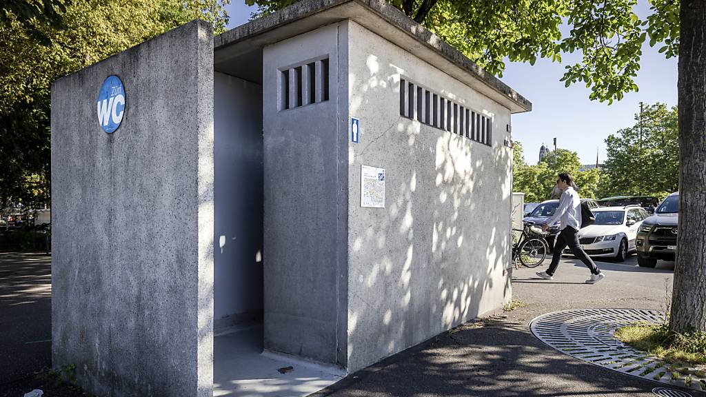 Zürcher Gemeinderat lässt das Bürkliplatz-Pissoir stehen