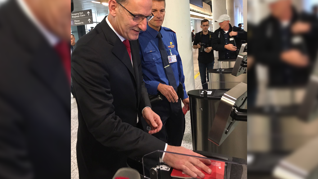 Automatische Passkontrolle in Kloten - so funktionierts